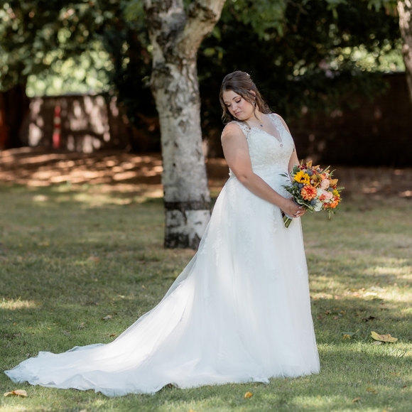 Rebecca Ingram Wedding Dress - Picture 4 of 4